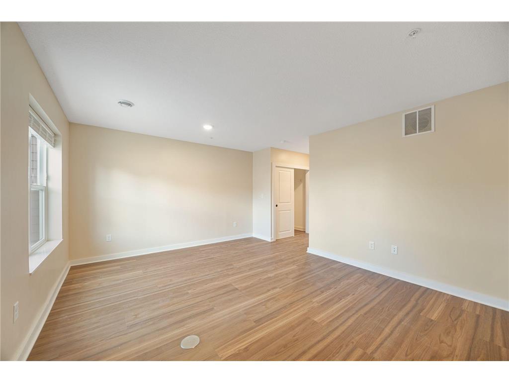 2166 Cottage Avenue E #3 Saint Paul MN 55119 6816411 image6