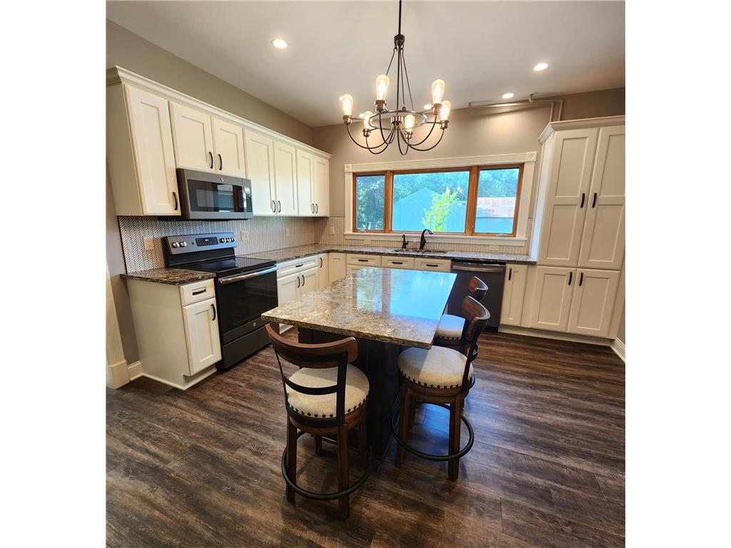 21662 810th Avenue Renville MN 56284 6402595 image1