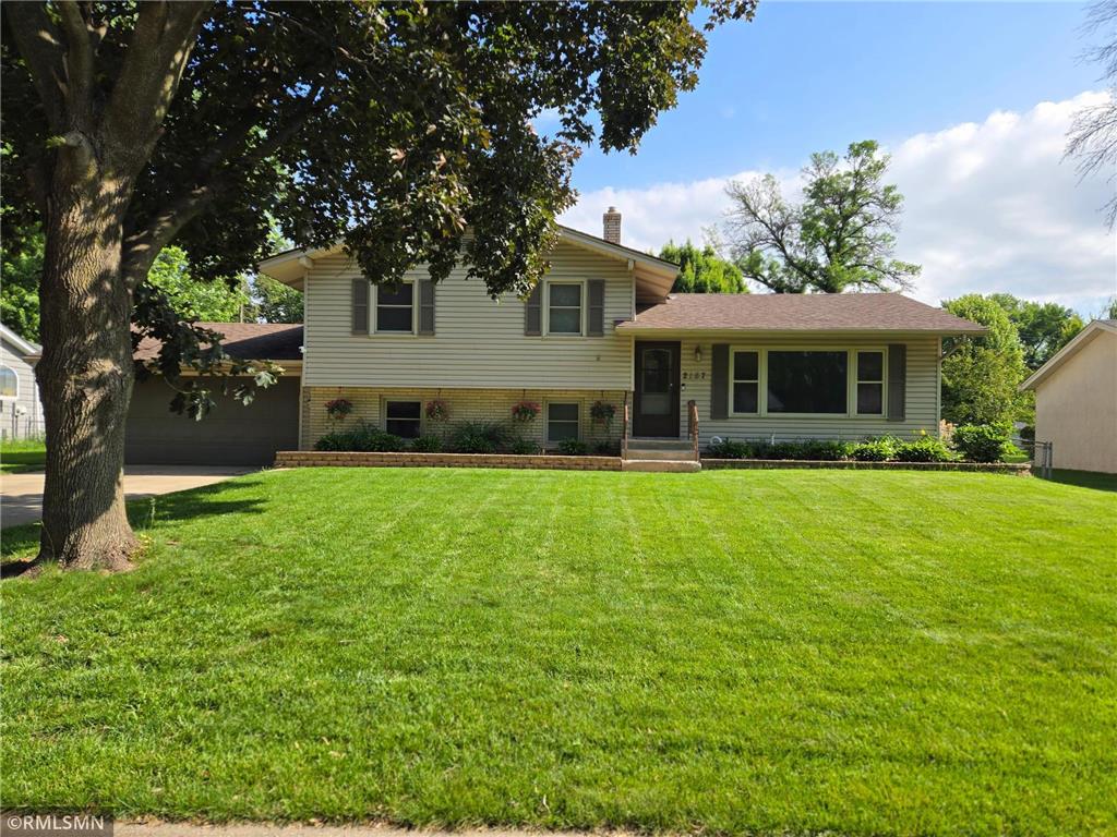 2167 Lakeaires Boulevard White Bear Lake MN 55110 6740174 image1