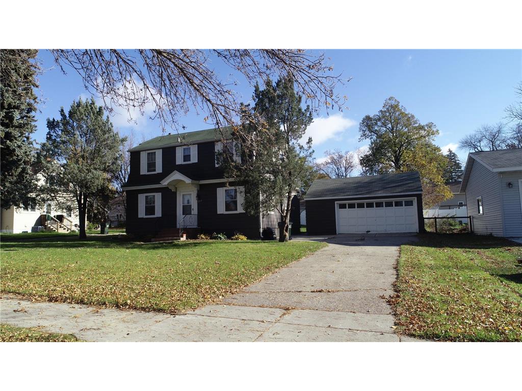 217 5th Ave SE, Elbow Lake, MN, 56531 MLS 6263514 Edina Realty