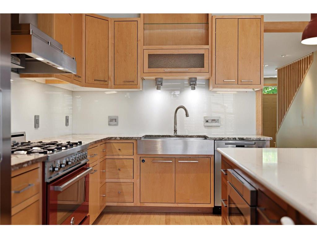 217 Bank Street SE Minneapolis MN 55414 7070957 image10