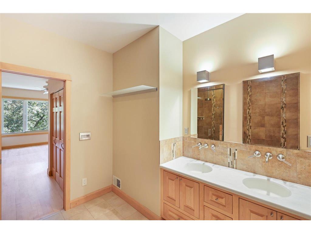 217 Bank Street SE Minneapolis MN 55414 7070957 image16