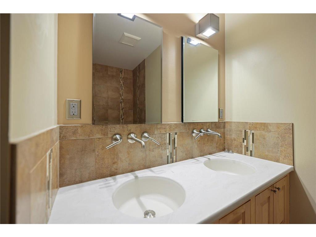 217 Bank Street SE Minneapolis MN 55414 7070957 image19