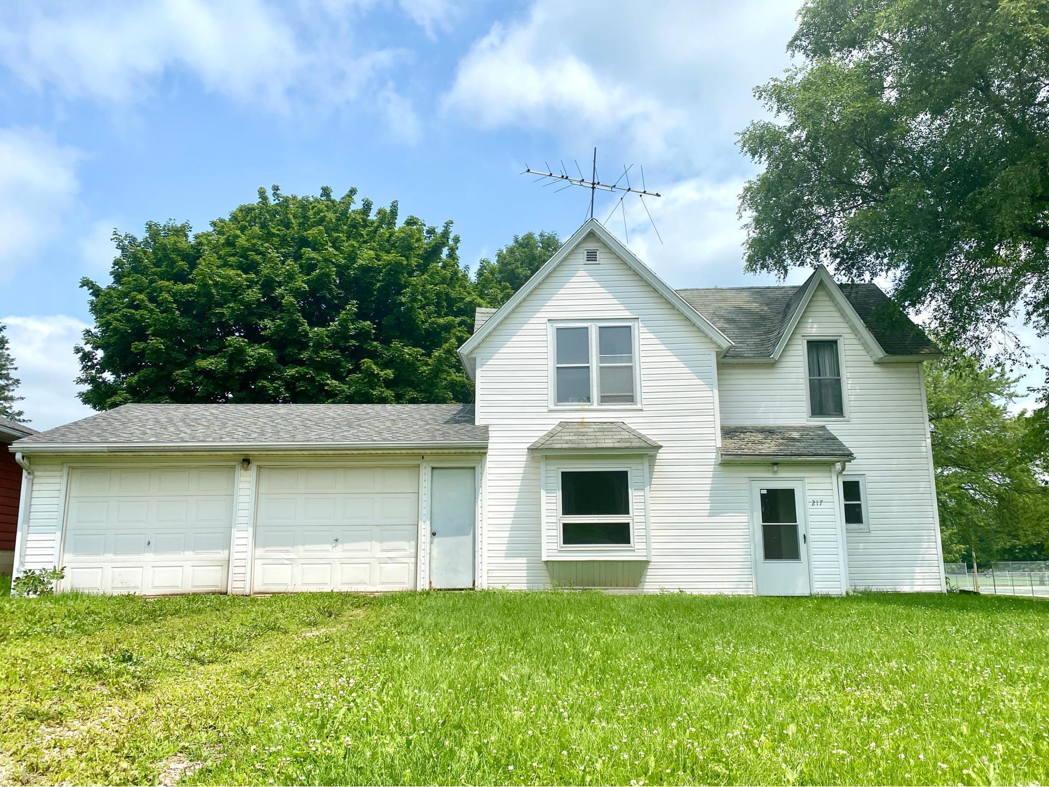 217 Benton Street E, Le Roy, MN, 55951 MLS 6026340 Edina Realty