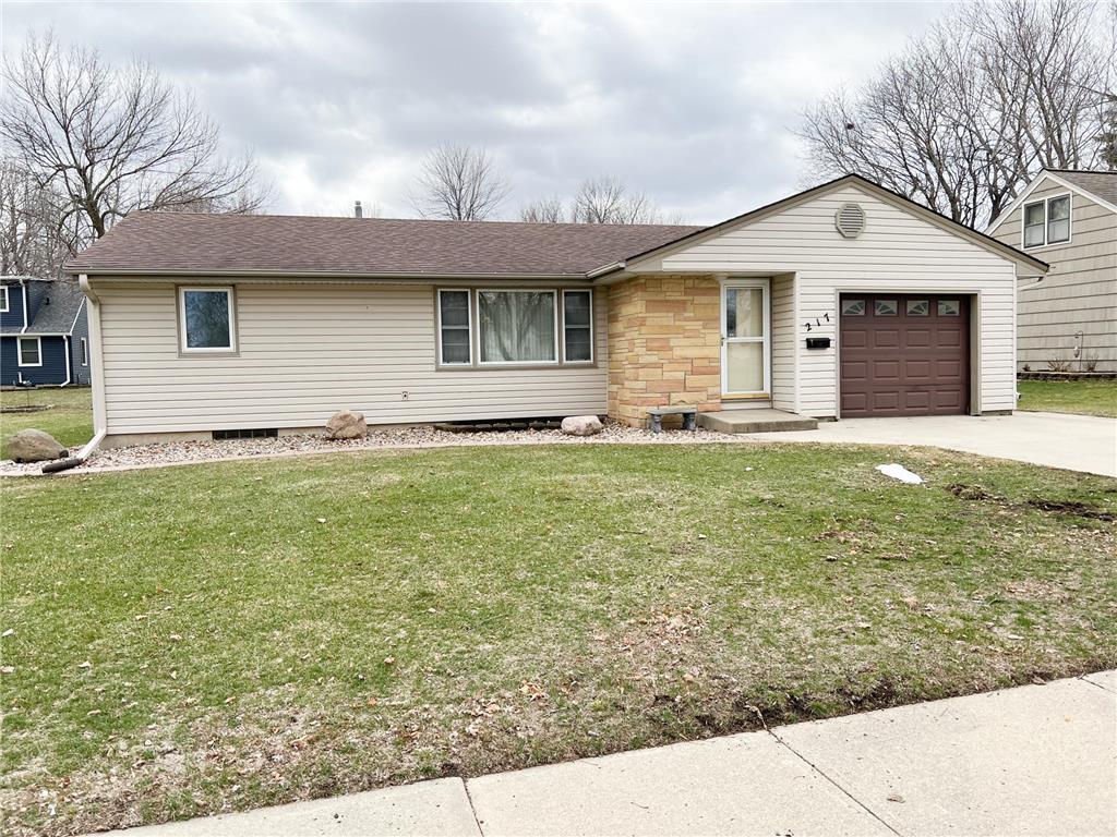 217 Clary Street W Worthington MN 56187 6512707 image1