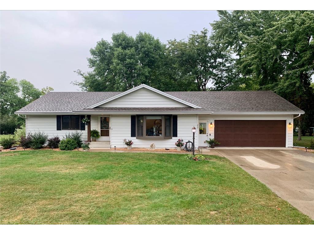 217 Inner Drive, Le Sueur, MN 56058 MLS 6259313 Edina Realty