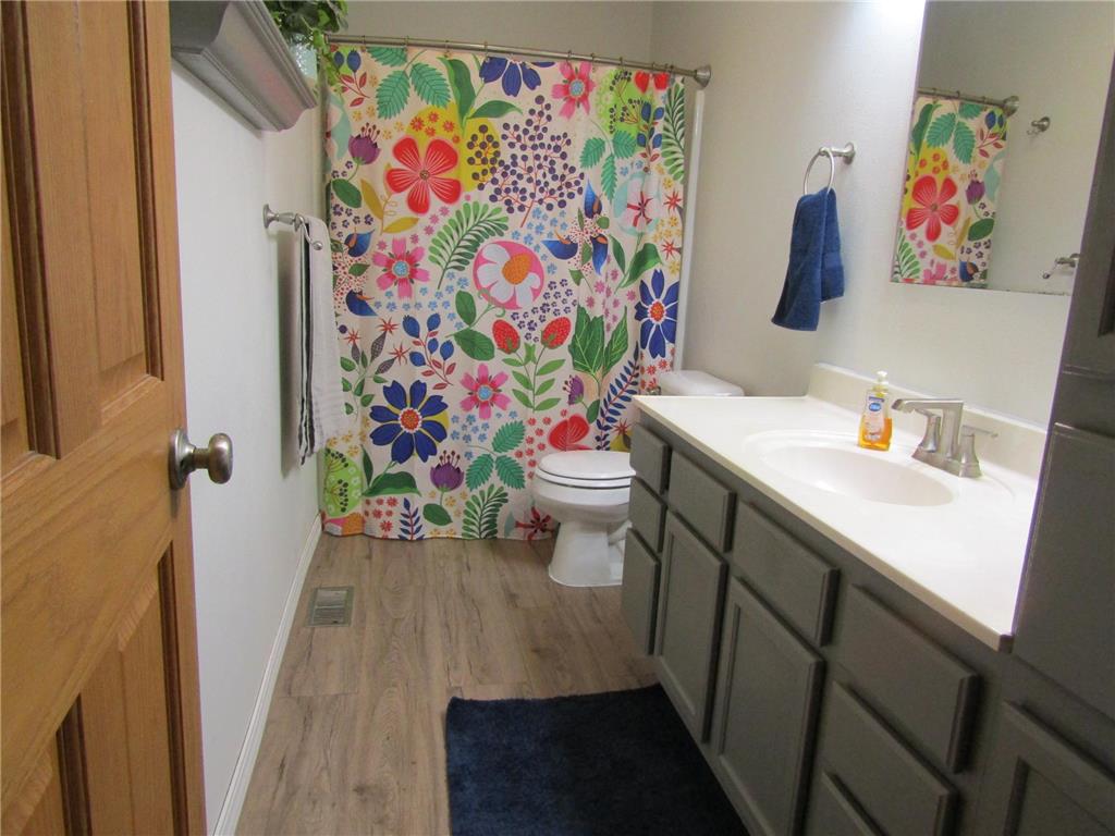 217 London Road Marshall MN 56258 7094372 image11