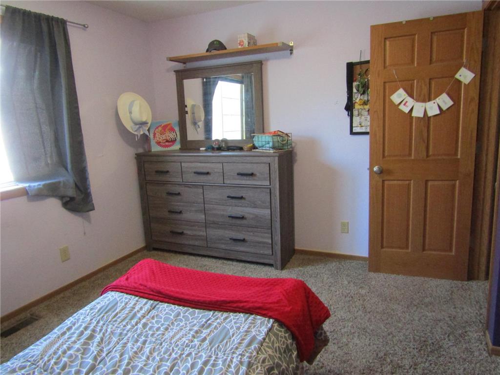 217 London Road Marshall MN 56258 7094372 image15