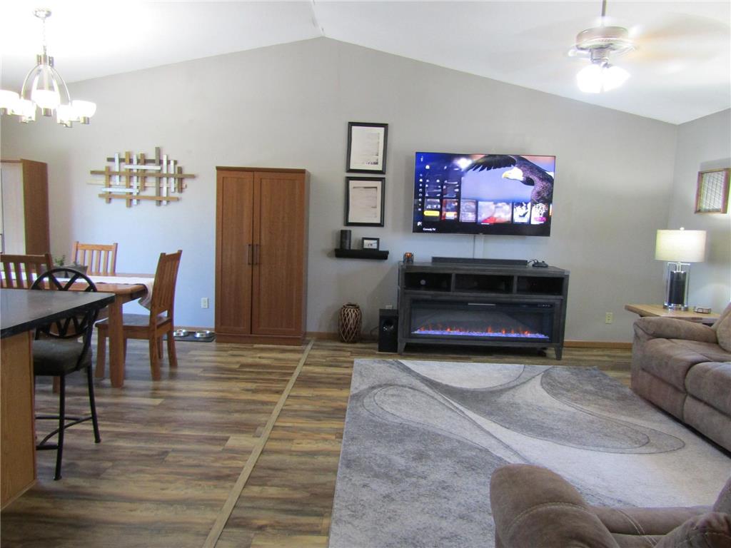 217 London Road Marshall MN 56258 7094372 image7
