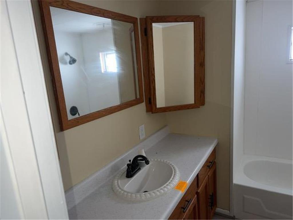 217 N 7th Street Warren MN 56762 7000956 image11