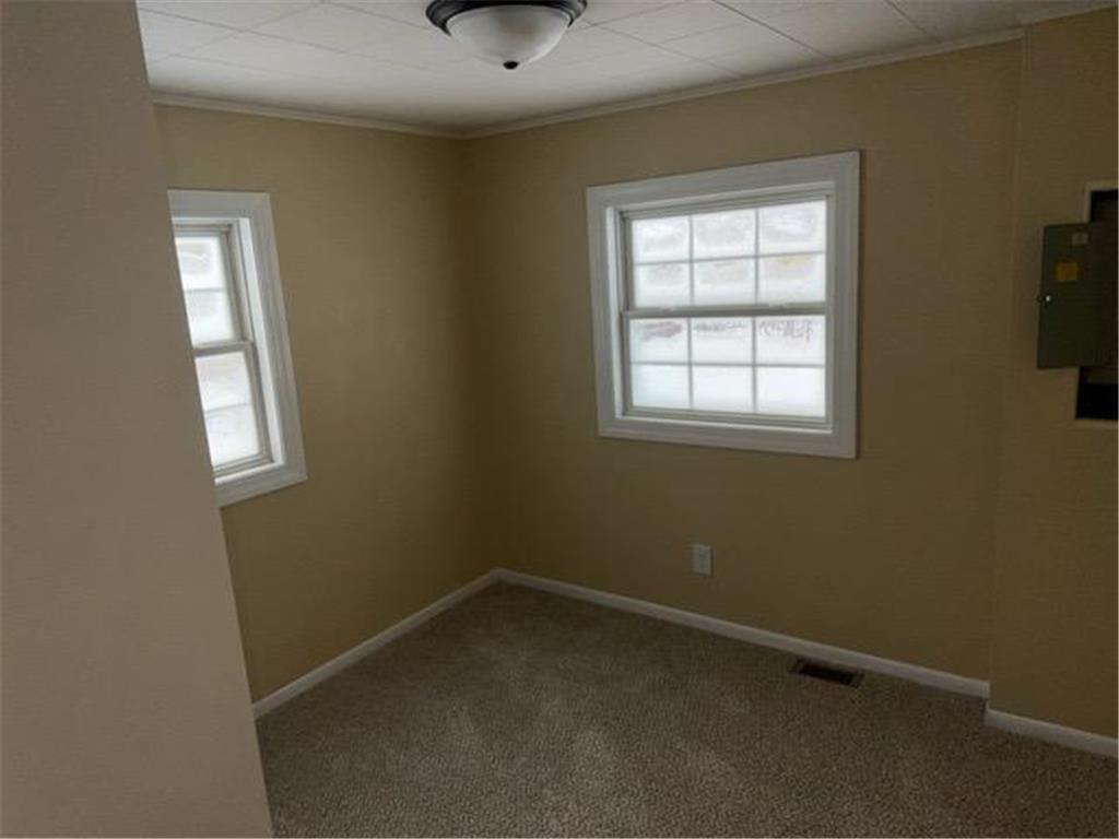 217 N 7th Street Warren MN 56762 7000956 image8