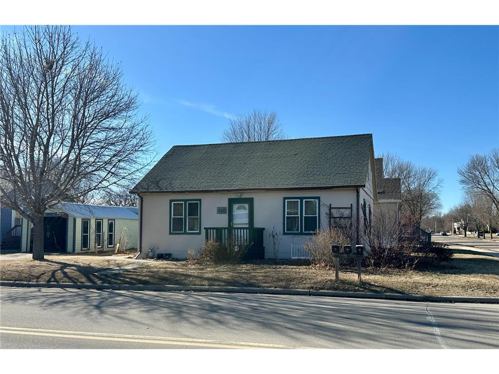 217 N Blue Mound Avenue Luverne MN 56156 7020243 image1