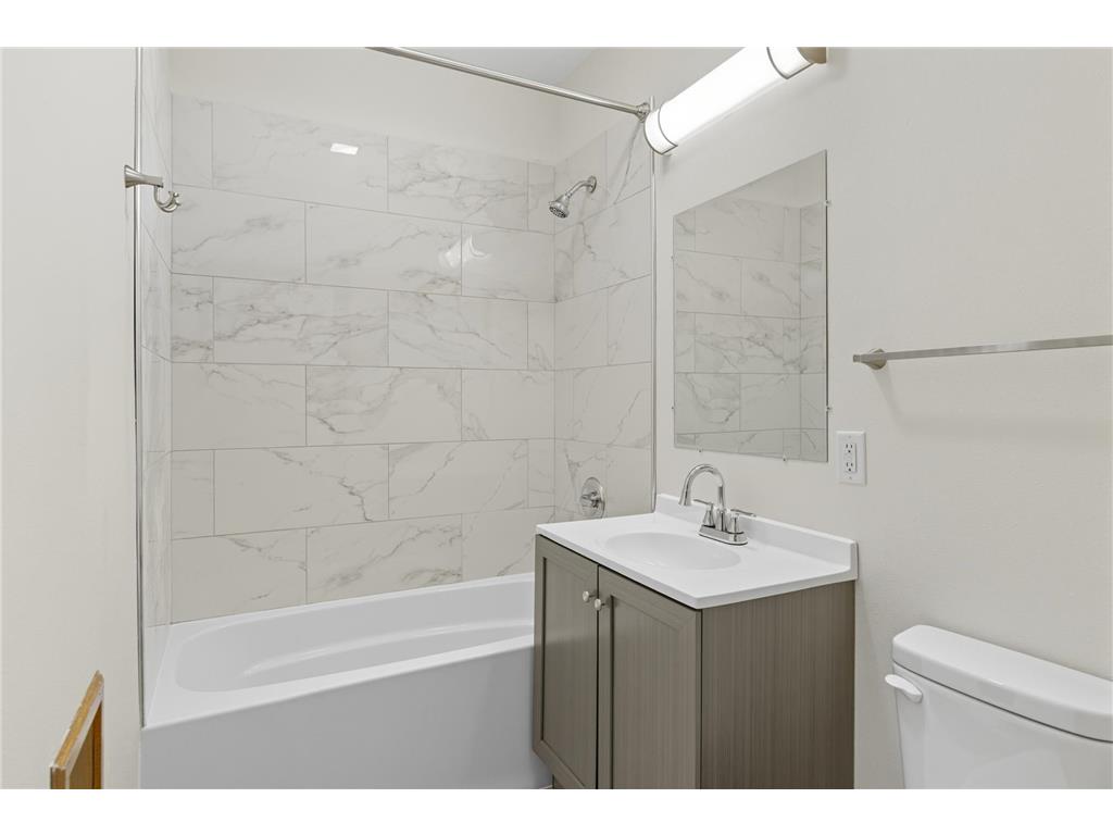 217 N Central Avenue Truman MN 56088 7042894 image12