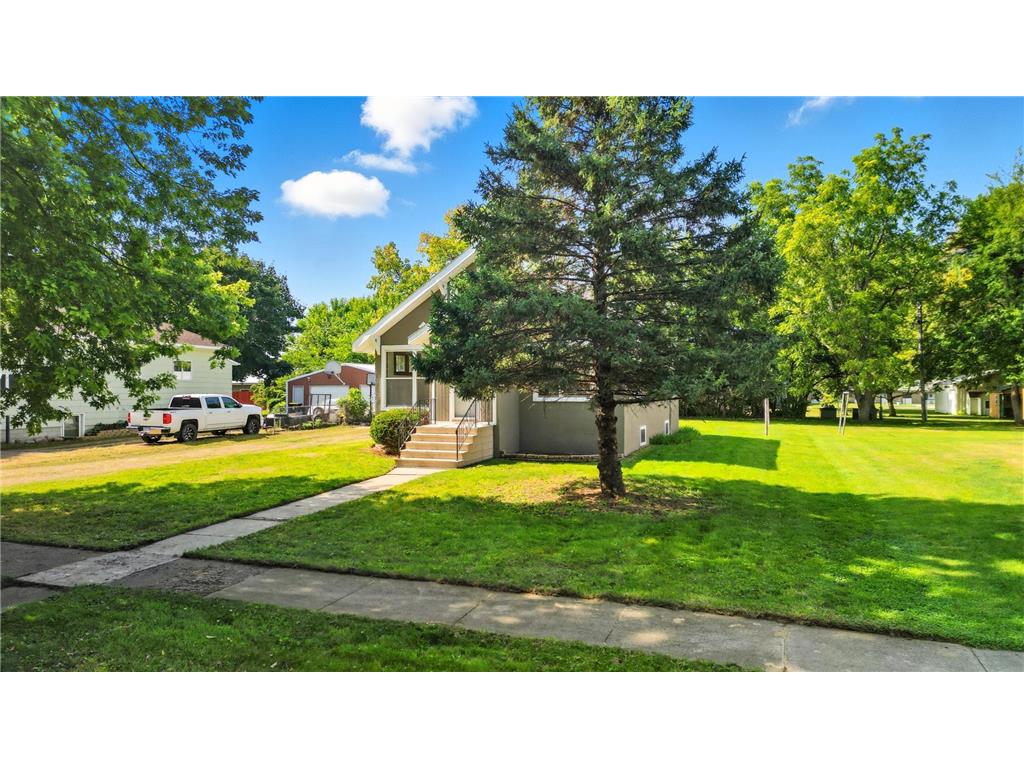 217 N Central Avenue Truman MN 56088 7042894 image27