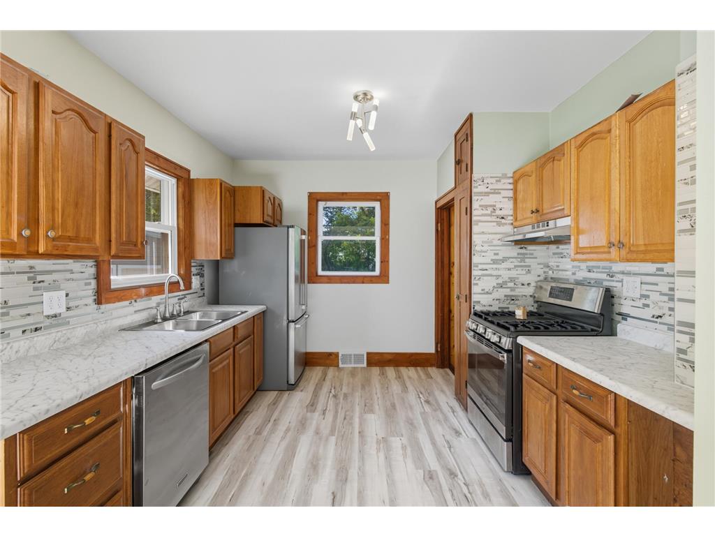 217 N Central Avenue Truman MN 56088 7042894 image6