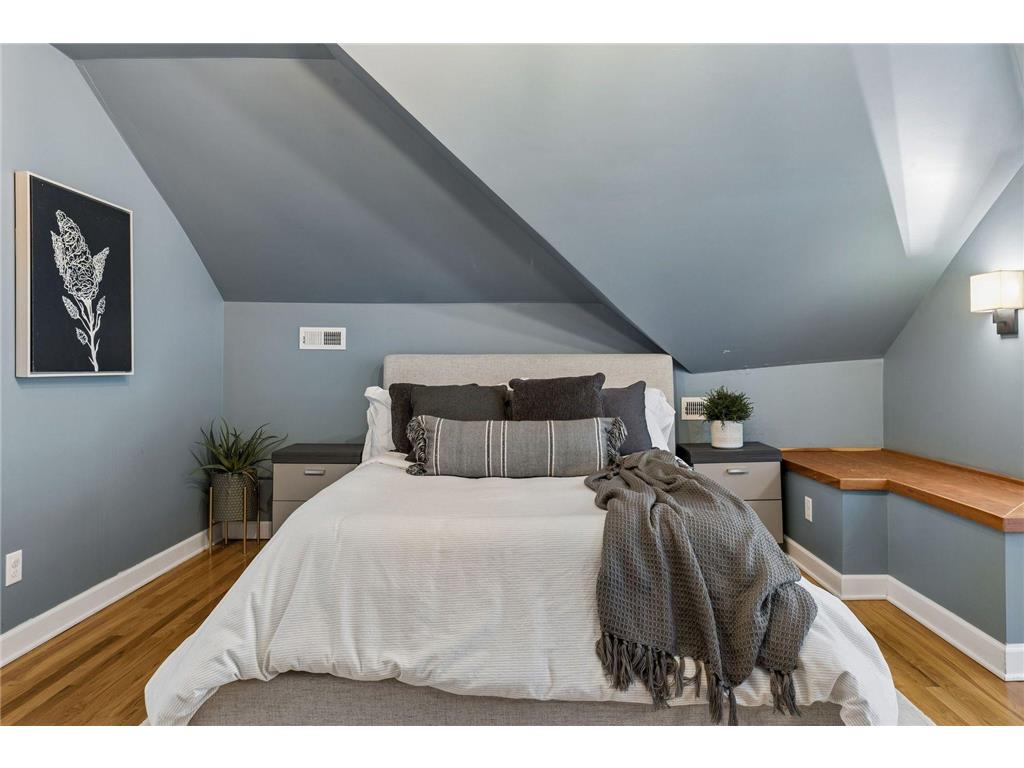 217 Penn Avenue S Minneapolis MN 55405 7063523 image25