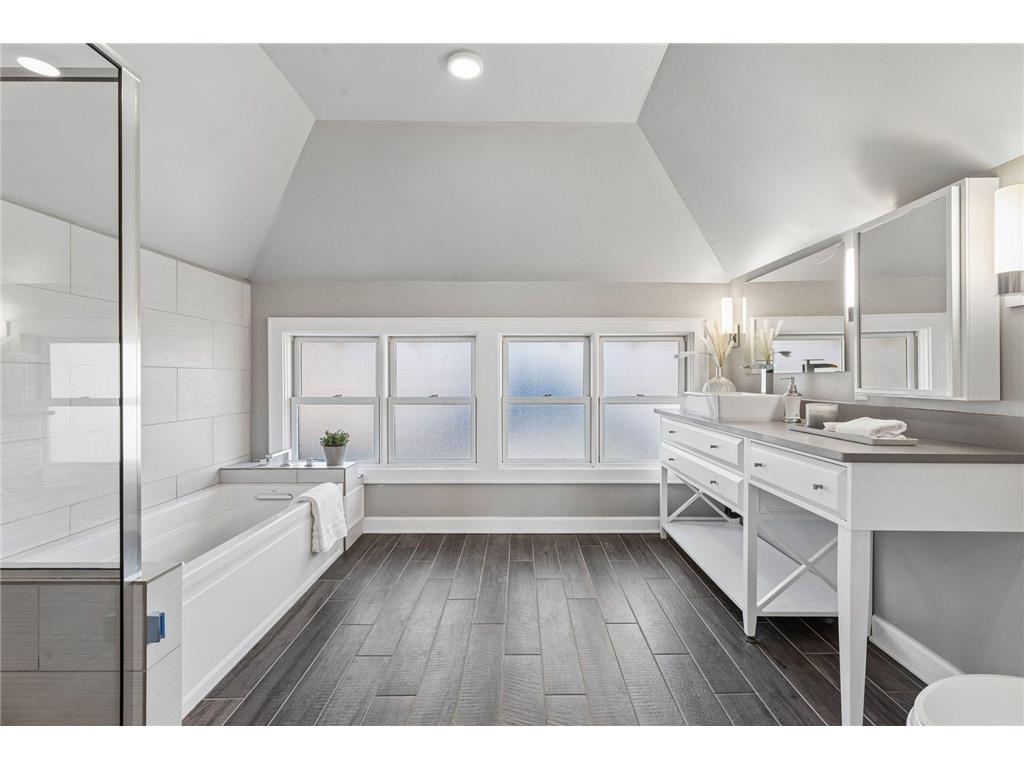 217 Penn Avenue S Minneapolis MN 55405 7063523 image27