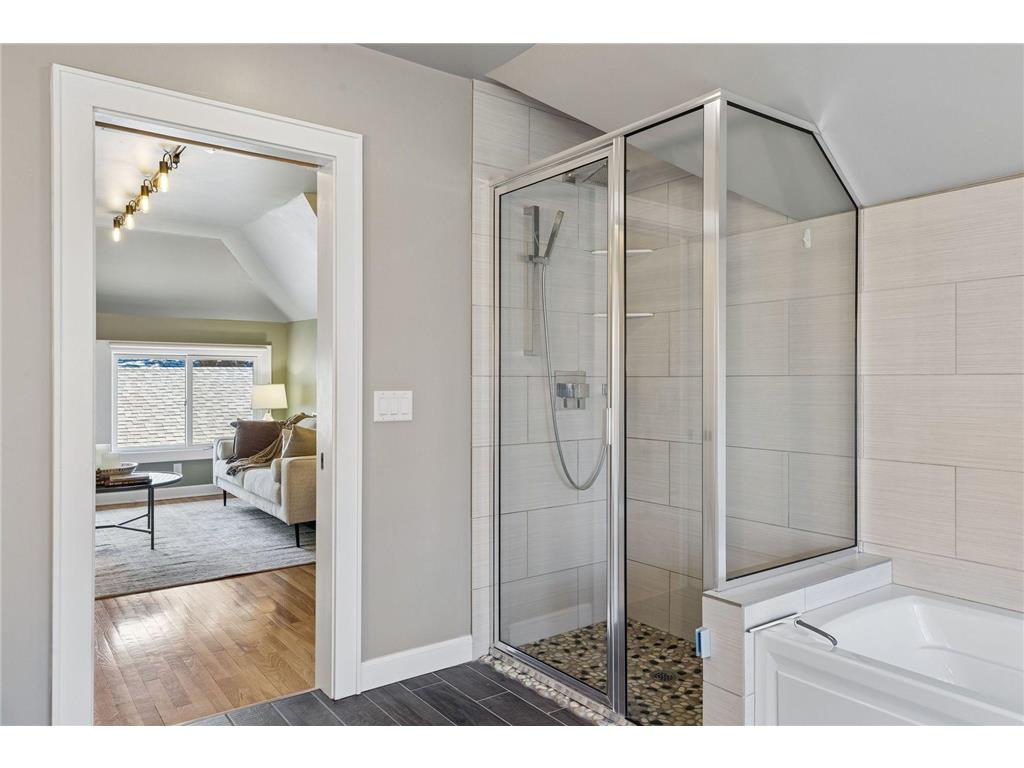 217 Penn Avenue S Minneapolis MN 55405 7063523 image29