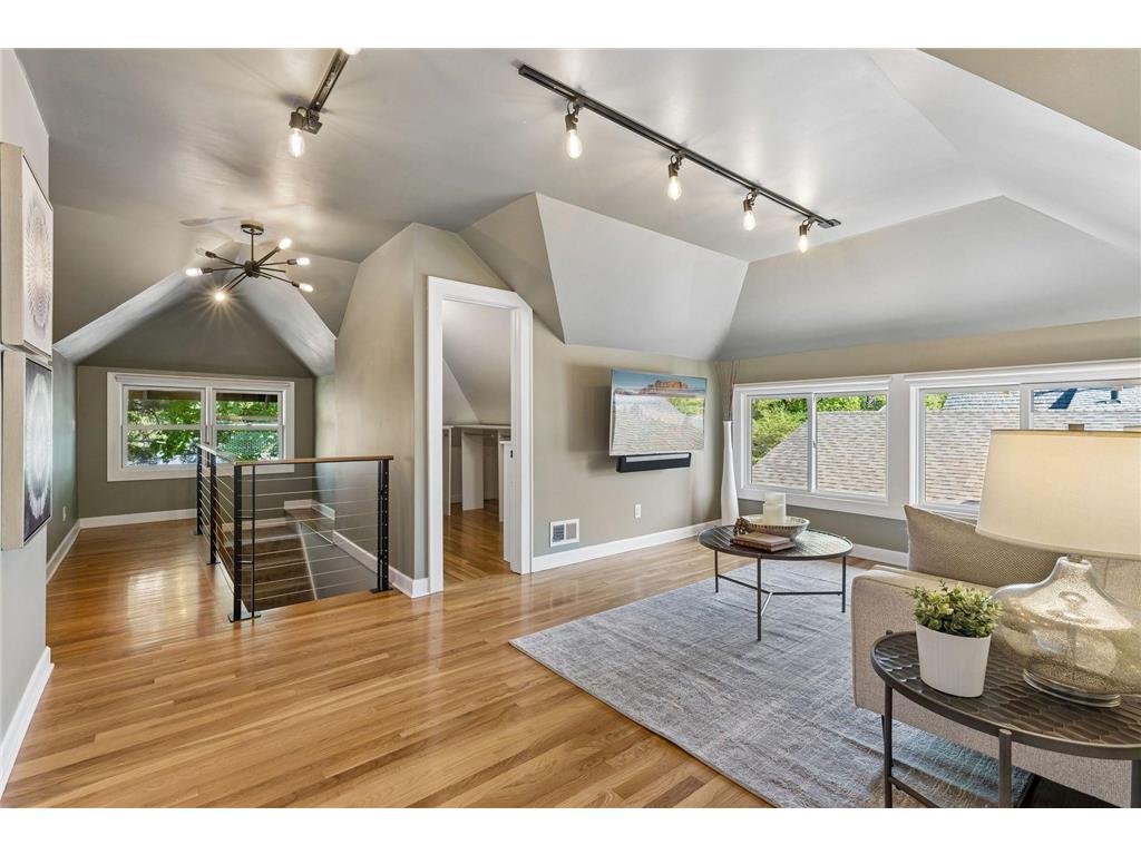 217 Penn Avenue S Minneapolis MN 55405 7063523 image31