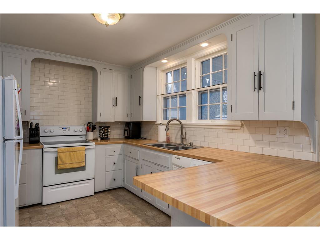 217 S 5th Street Le Sueur MN 56058 6507003 image1