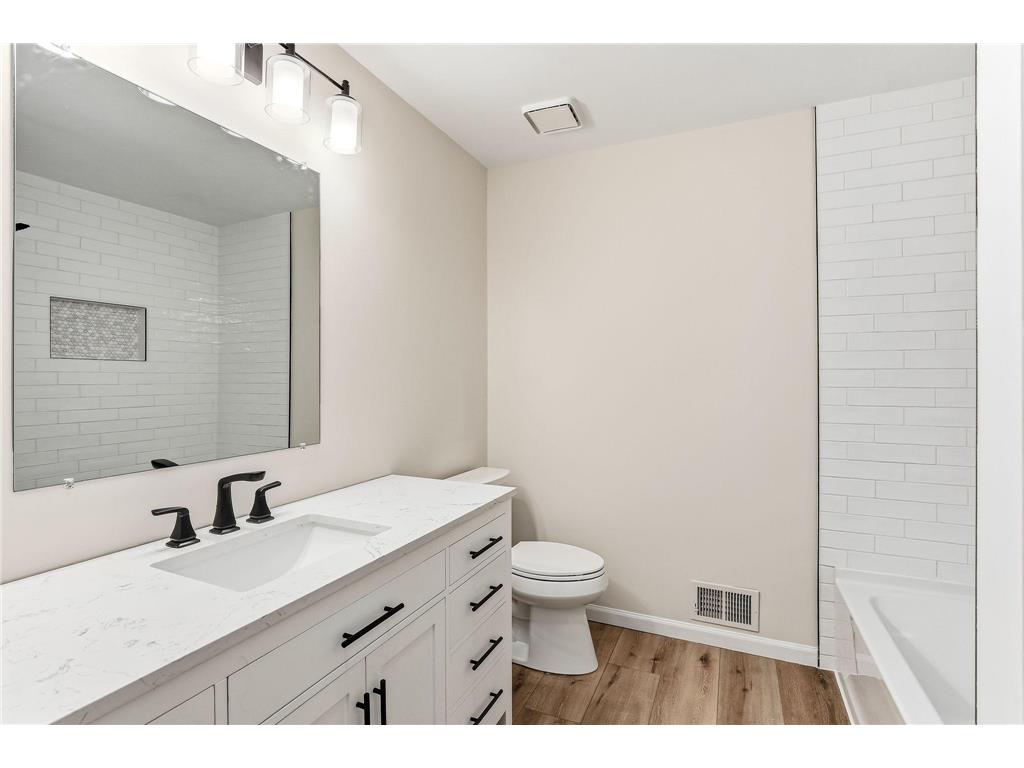2176 Leyland Alcove Woodbury MN 55125 7086424 image13