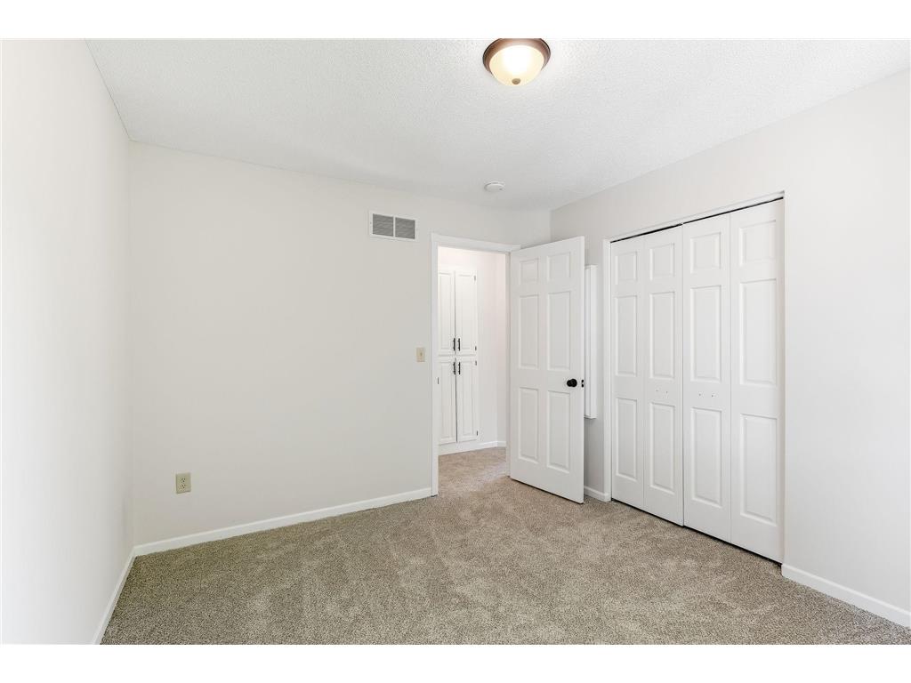 2176 Leyland Alcove Woodbury MN 55125 7086424 image16