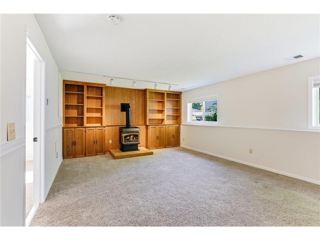 2176 Leyland Alcove Woodbury MN 55125 7086424 image19