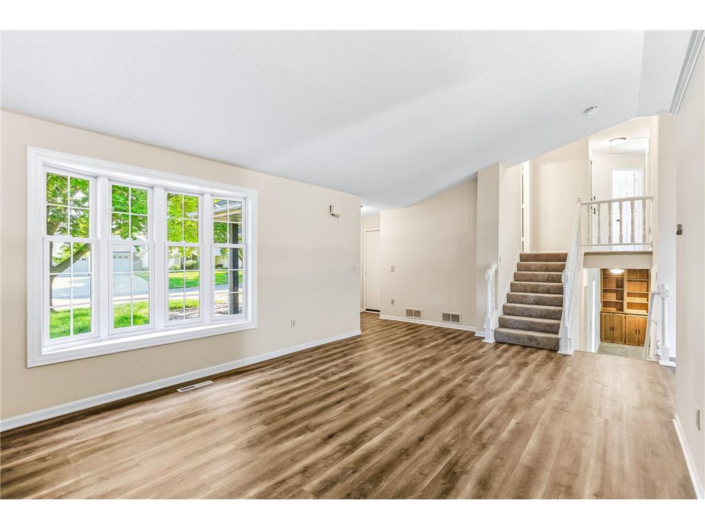 2176 Leyland Alcove Woodbury MN 55125 7086424 image2