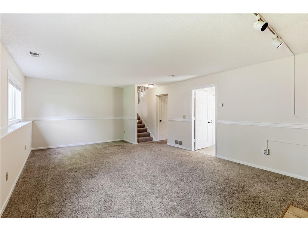 2176 Leyland Alcove Woodbury MN 55125 7086424 image21
