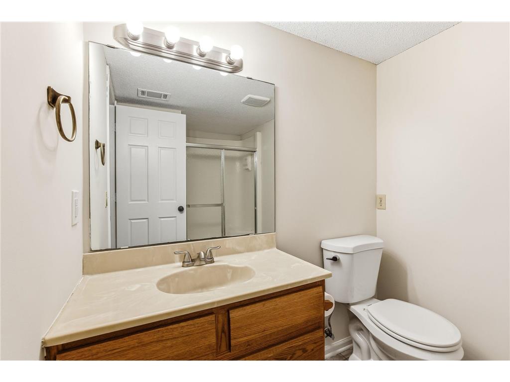 2176 Leyland Alcove Woodbury MN 55125 7086424 image24