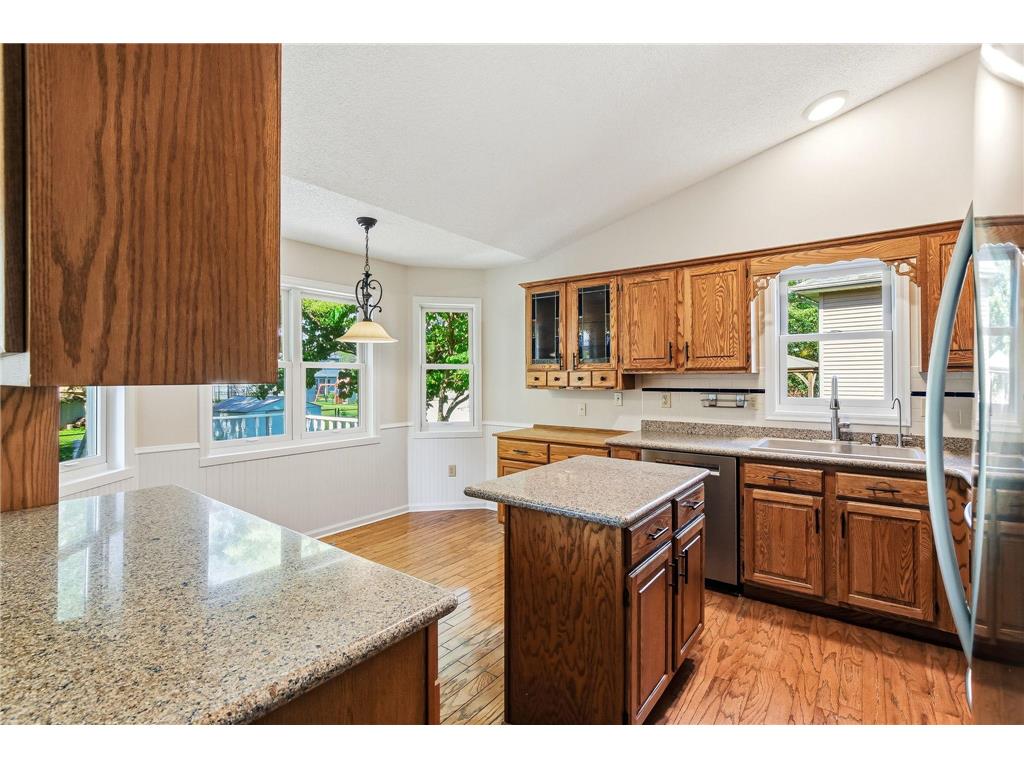 2176 Leyland Alcove Woodbury MN 55125 7086424 image8