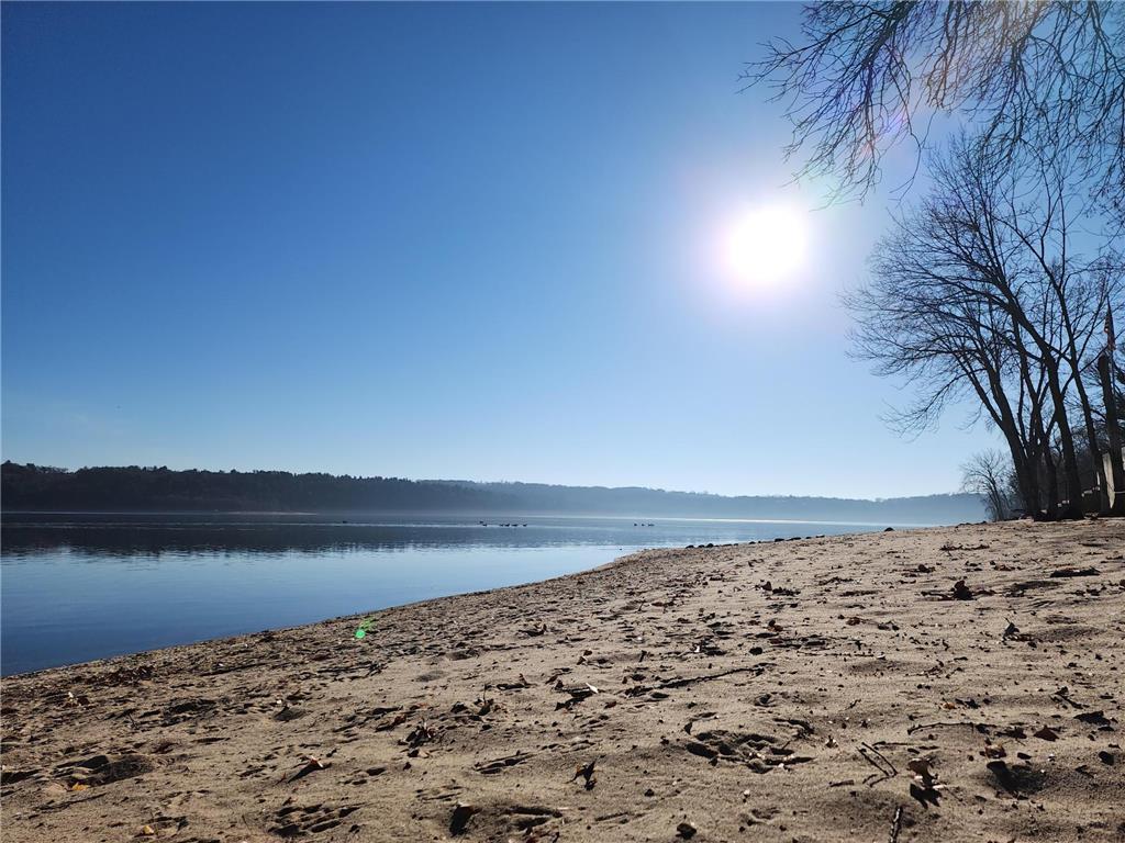 2179 River Road S Saint Mary's Point MN 55043 - St Croix River 6527804 image1