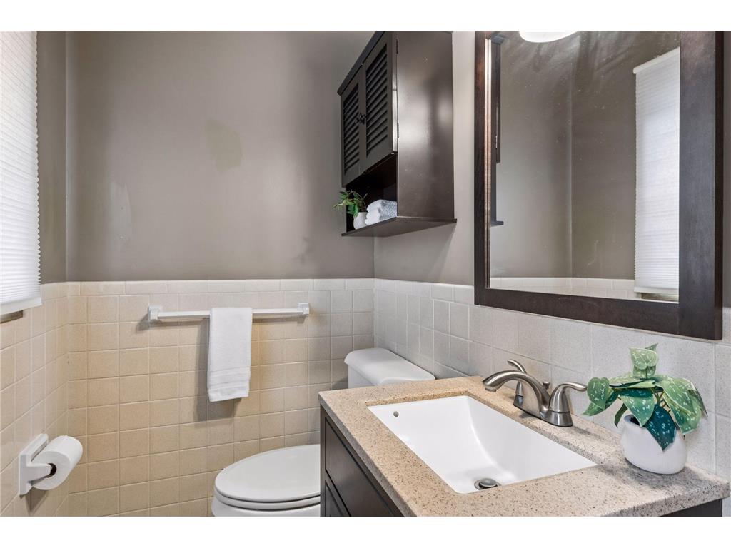 218 11th Avenue N Hopkins MN 55343 6826562 image18