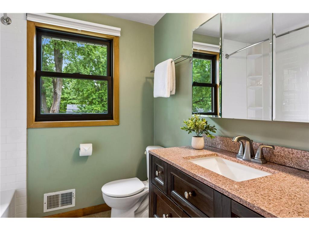 218 11th Avenue N Hopkins MN 55343 6826562 image27