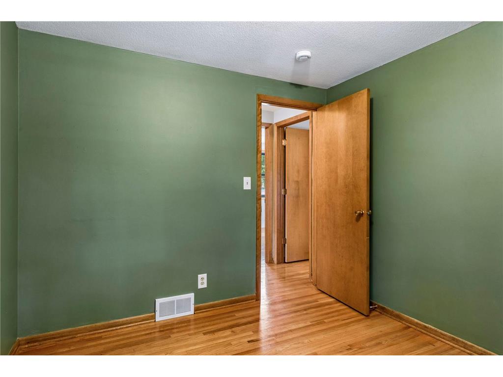 218 11th Avenue N Hopkins MN 55343 6826562 image30