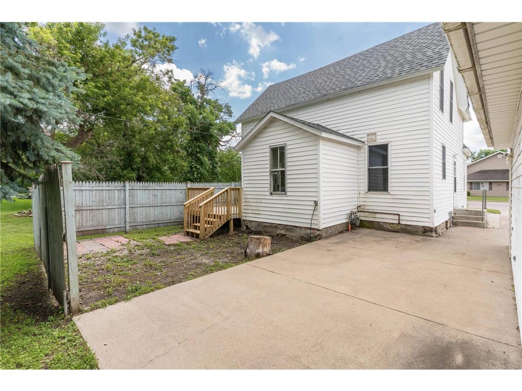 218 E Main Street Cyrus MN 56323 6746880 image12