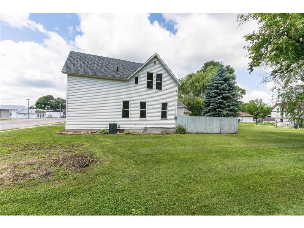 218 E Main Street Cyrus MN 56323 6746880 image3