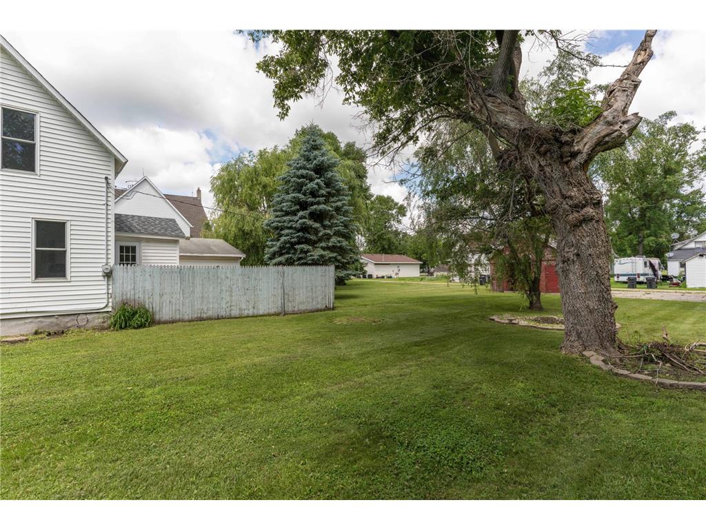 218 E Main Street Cyrus MN 56323 6746880 image5