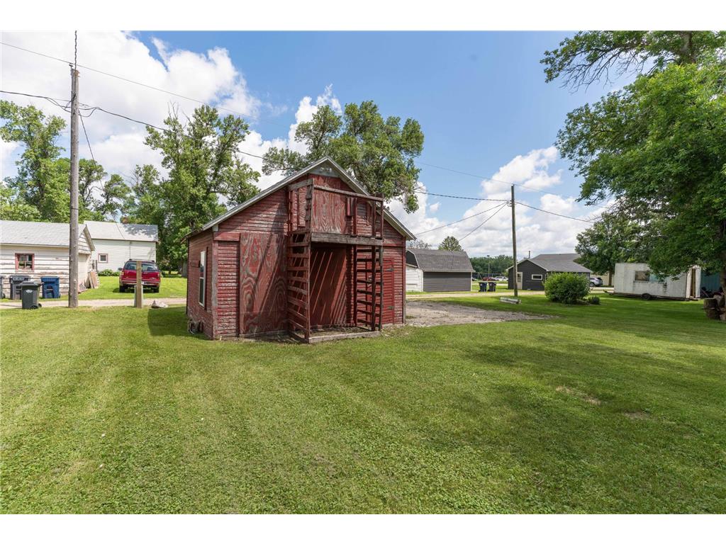 218 E Main Street Cyrus MN 56323 6746880 image6