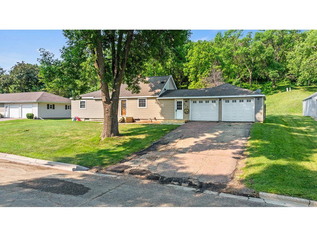218 Grant Street S Lake Benton MN 56149 7102443 image1