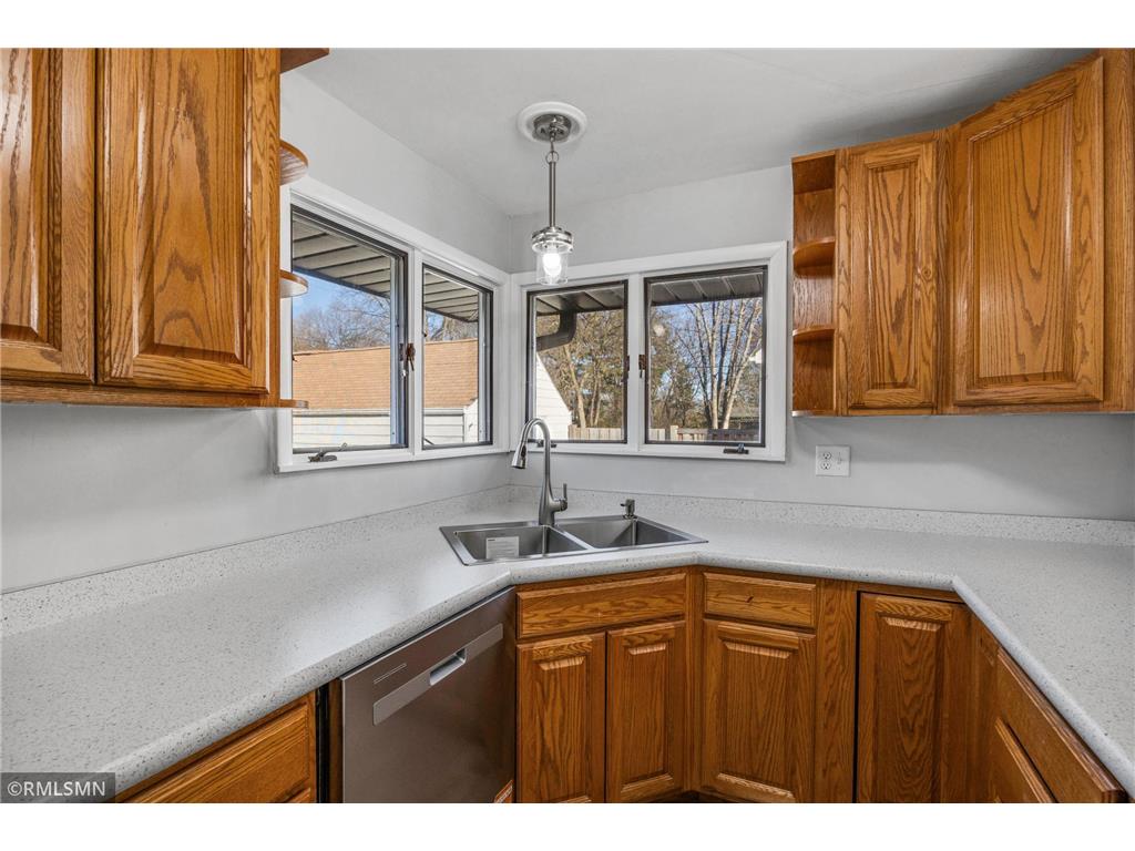 2181 Sunrise Drive N Maplewood MN 55117 6817862 image12