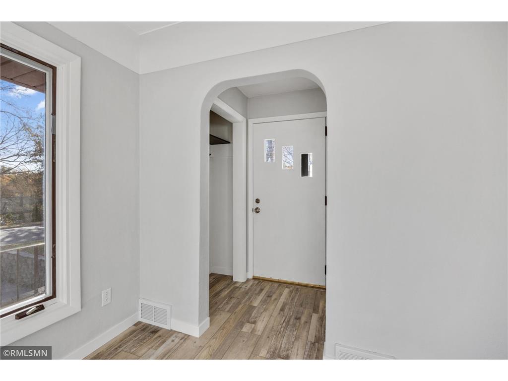 2181 Sunrise Drive N Maplewood MN 55117 6817862 image16