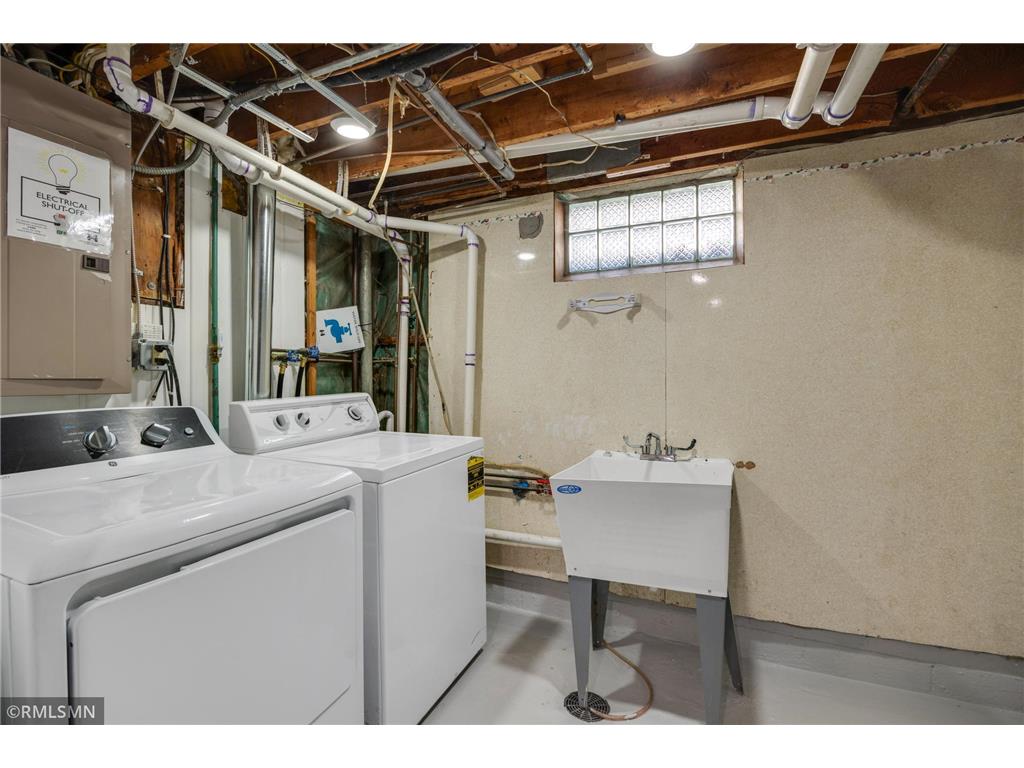 2181 Sunrise Drive N Maplewood MN 55117 6817862 image17