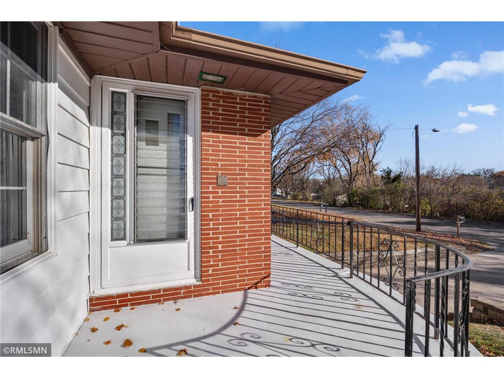 2181 Sunrise Drive N Maplewood MN 55117 6817862 image3