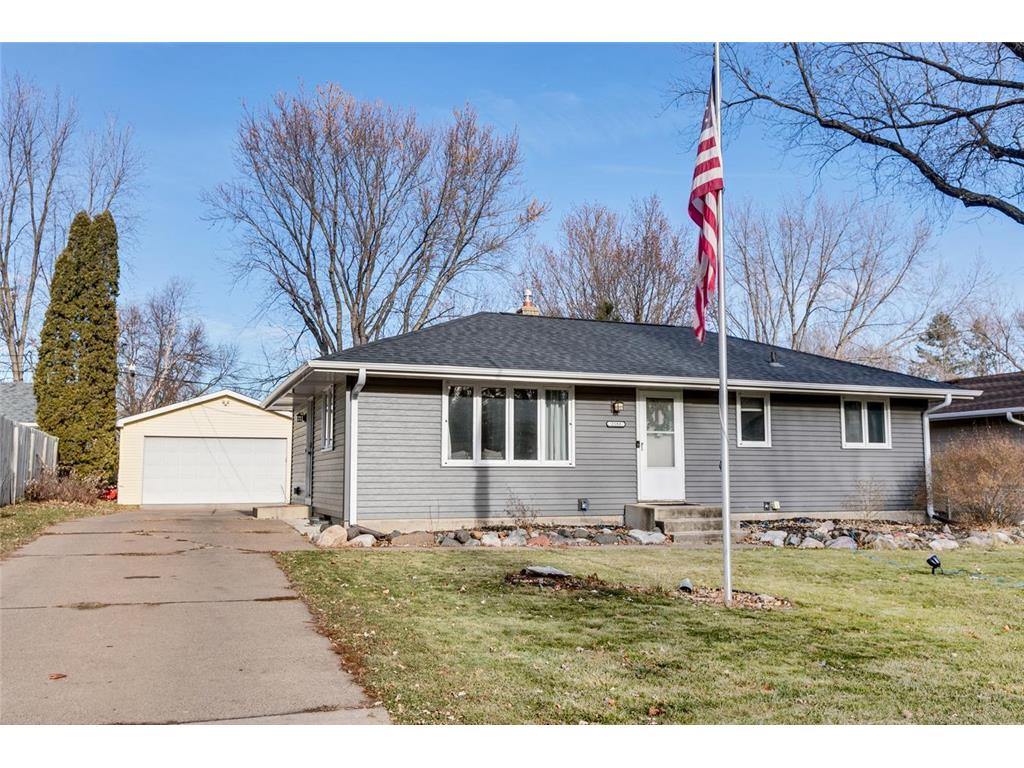 2183 Holloway Avenue E North Saint Paul MN 55109 6469590 image1