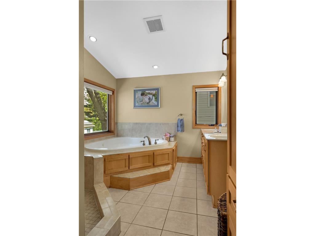 2183 Radatz Avenue Maplewood MN 55109 7064260 image18