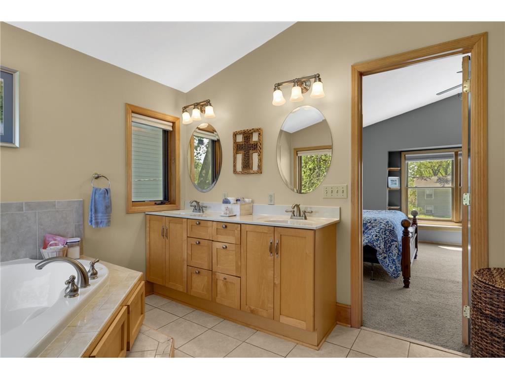 2183 Radatz Avenue Maplewood MN 55109 7064260 image19