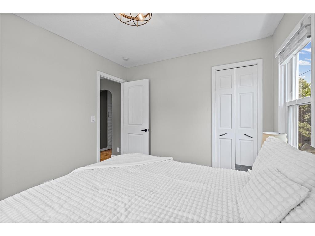 2185 Pinewood Drive Mounds View MN 55112 7082061 image24