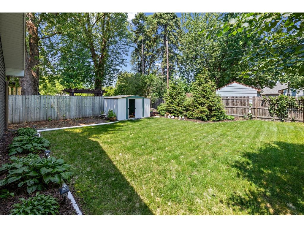 2185 Pinewood Drive Mounds View MN 55112 7082061 image39