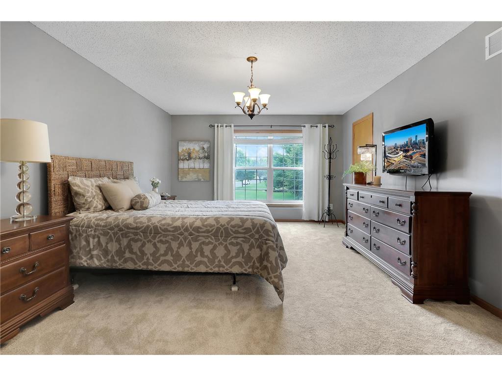 2186 Woodcrest Drive Woodbury MN 55129 7087564 image18